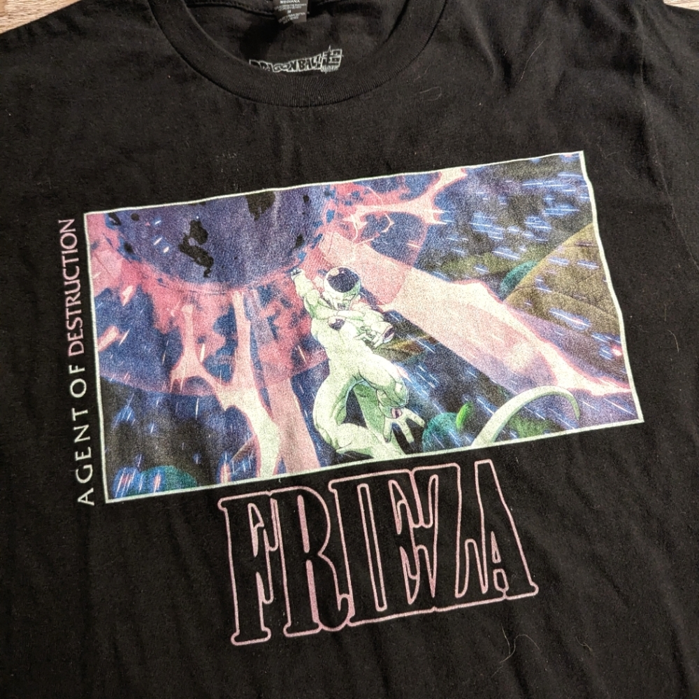 Crunchyroll Dragon Ball Z Frieza shirt M